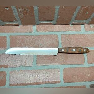 Phillippe Richard Bread Knife 8 inch Blade Serrated Black Handle 3 Rivets